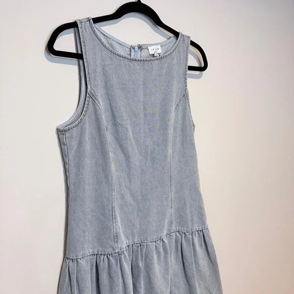 LE LIS Collection Light Denim Sleeveless Ruffle‎ Hem Drop Waist Dress Size L NEW - Picture 2 of 6